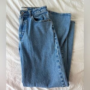 Abercrombie Curve Love High Rise Relaxed Straight Jean Medium Wash - 28S